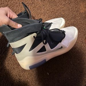 Size 10 Air Fear of God 1’s “Sail”.